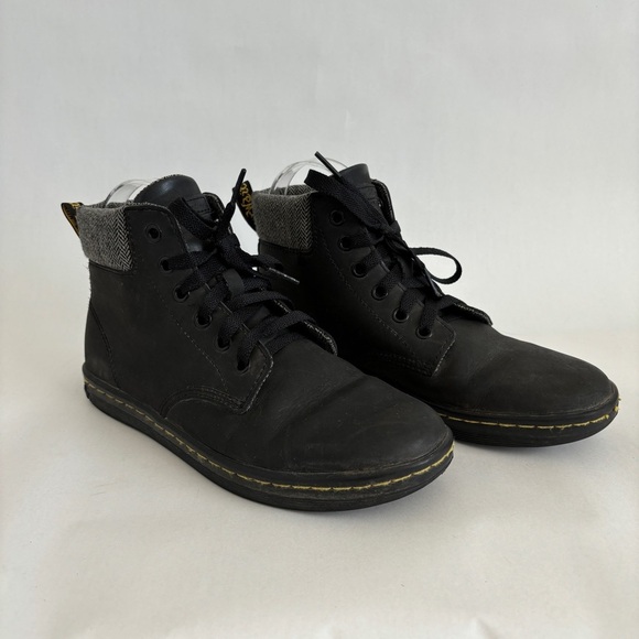 Dr. Martens Womens Maelly Black Lace Up Round Toe Ankle Boots Size 7 - Picture 1 of 12